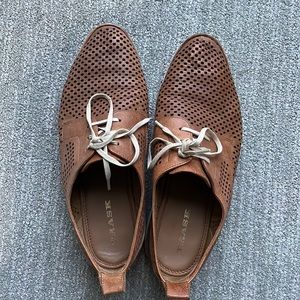 Trask Lena Perforated leather sneakers with rubber sole size 10